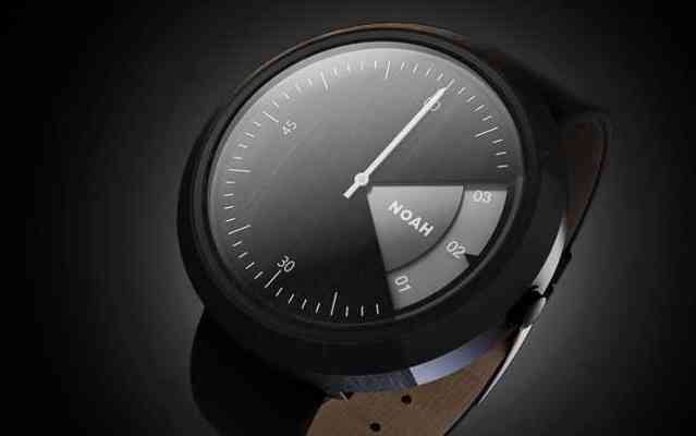 Primul smartwatch de lemn din lume, realizat în România