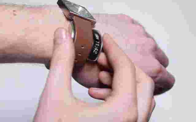VIDEO Glance, un accesoriu inteligent pentru ceasurile clasice